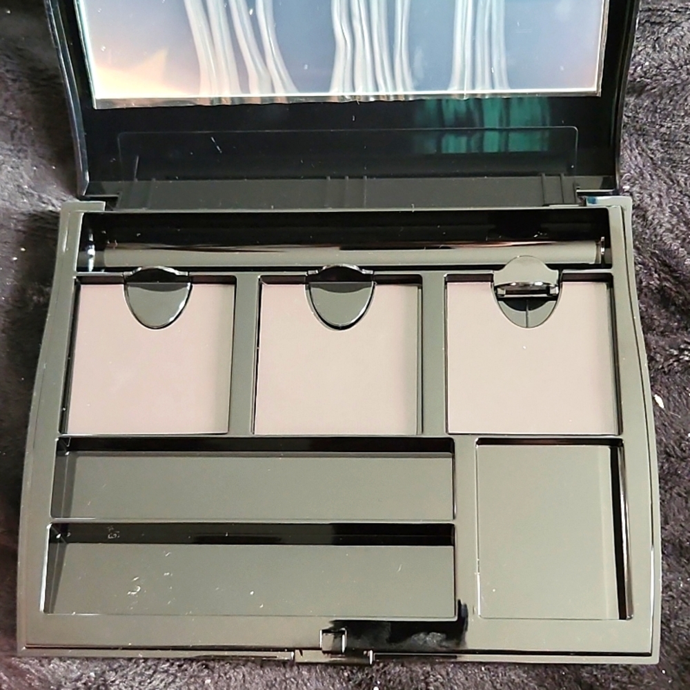 MaryKay Compact.new without box.never used